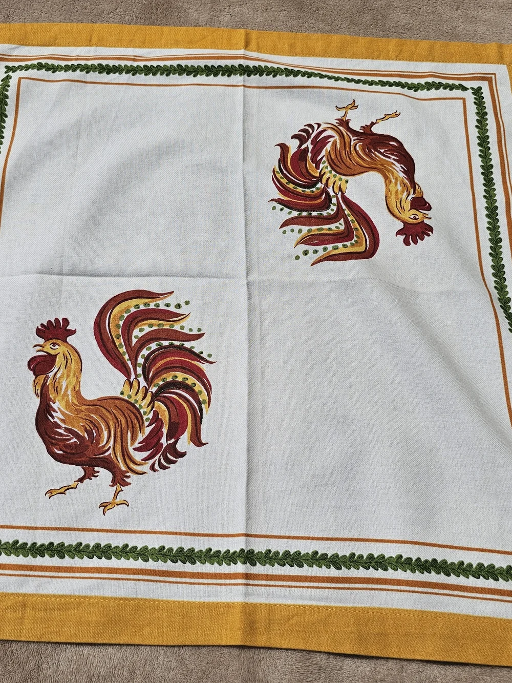 Williams Sonoma Rooster Kitchen Napkins (2) in Yellow and Multicolor